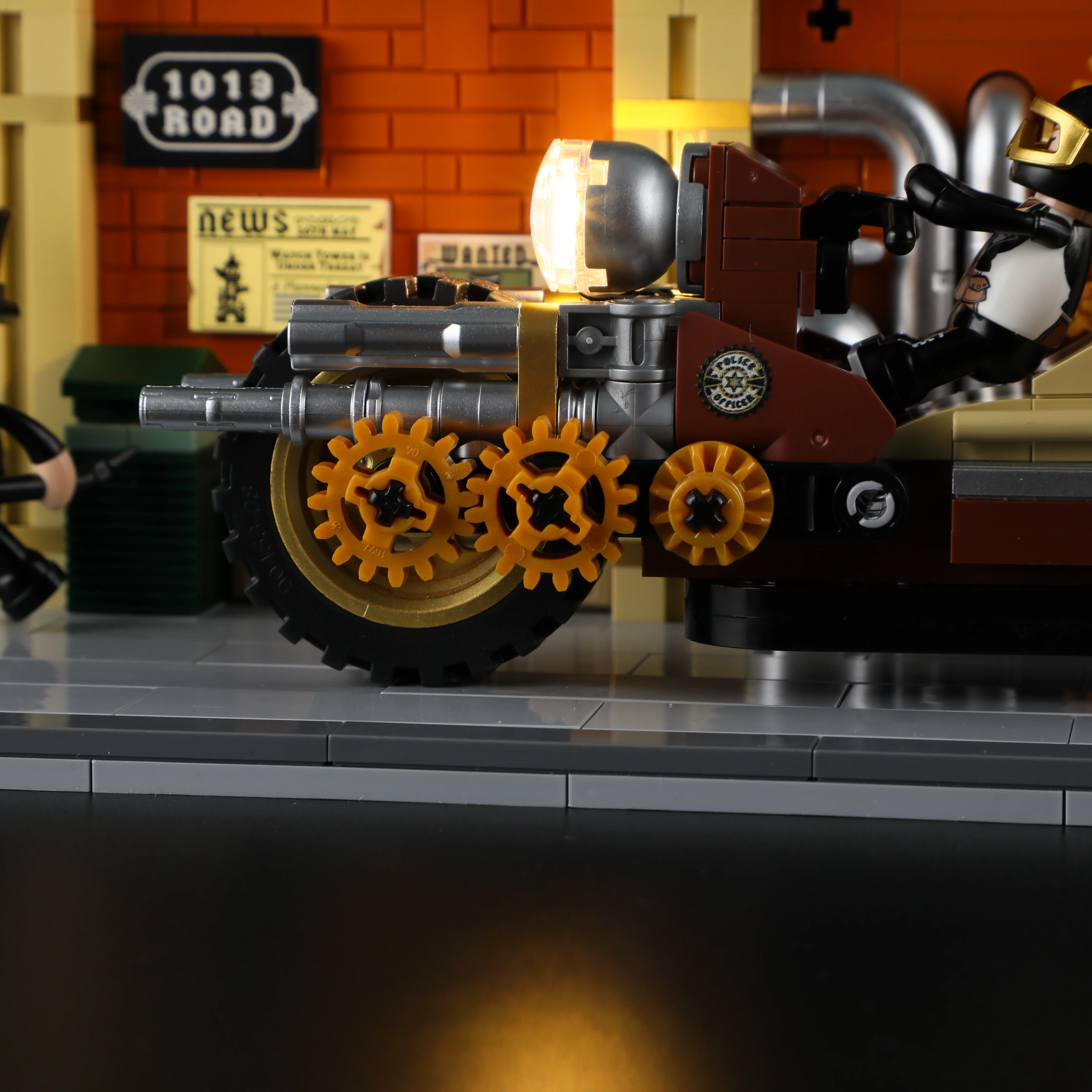 Steampunk Motorcycle Pursuit - Image 5